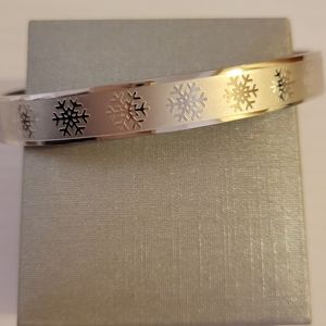 Cuff bracelet